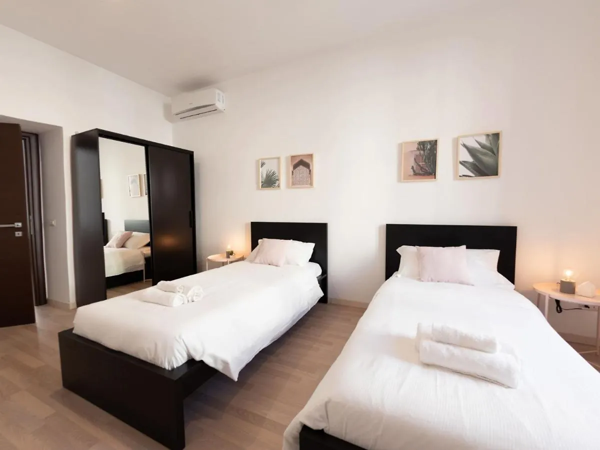 The Best Rent - Spacious Apartment Near Roma Termini Station Rome