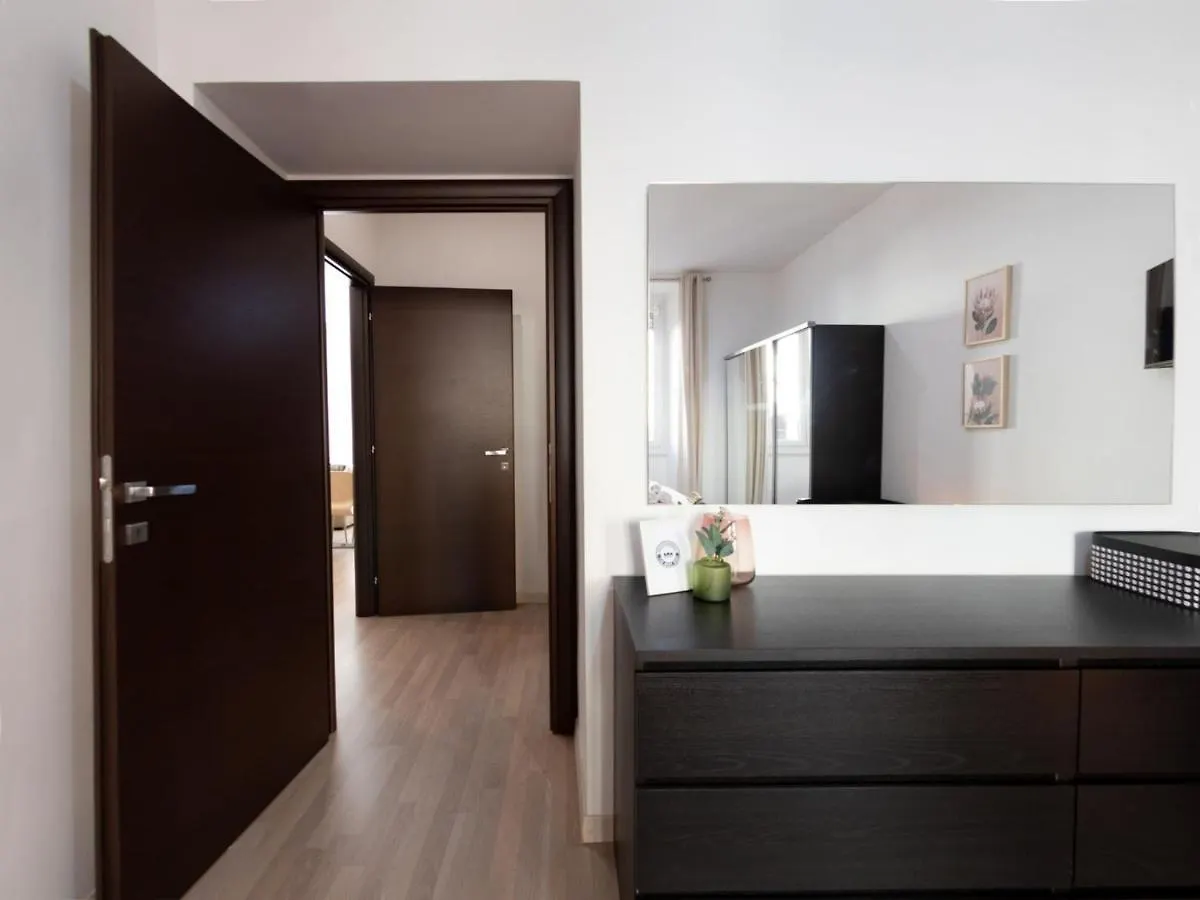 The Best Rent - Spacious Apartment Near Roma Termini Station 0*, Rome Italy