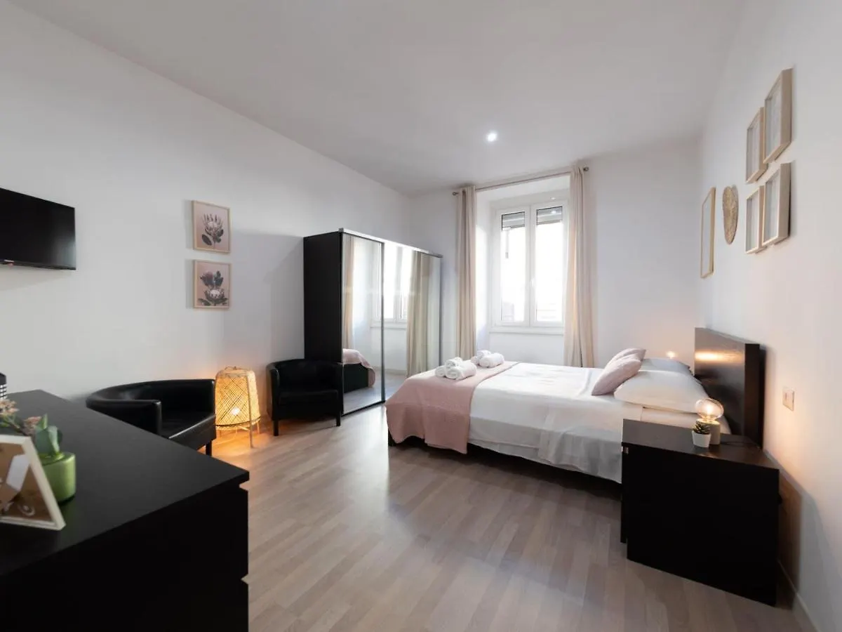 The Best Rent - Spacious Apartment Near Roma Termini Station 0*, Rome Italy